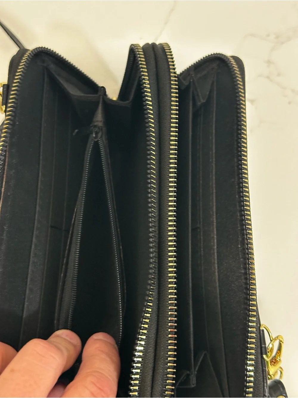 Isaac Mizrahi Women's Paulette Cross Body Wallet Purse Removable Strap Black